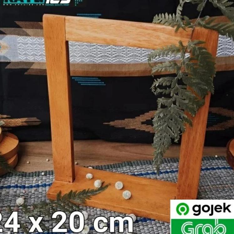 

[KODE 6WTAI] WOODEN STAND DISPLAY 24 X 20 CM STAND MENU (WD-07)