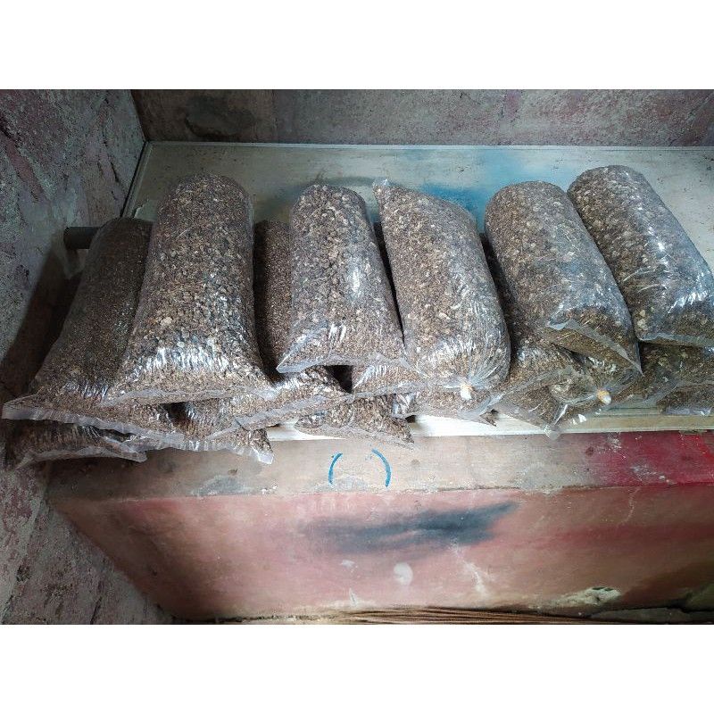 Kotoran puyuh 1 KG/ Kohe puyuh / kotoran burungpuyuh