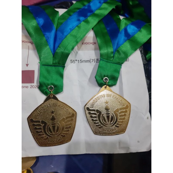 Medali custom / medali segi lima kuningan / medali wisuda,