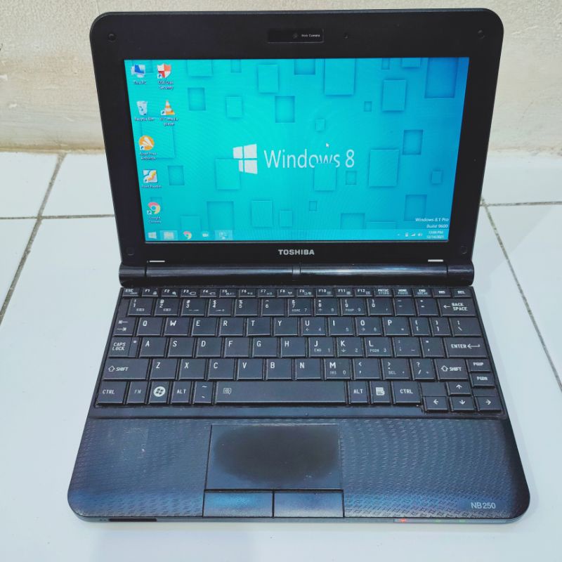 Netbook Toshiba Satellite NB250 10 inch Baterai Awet Tinggal Pakai Notebook Murah Second Seken Bekas