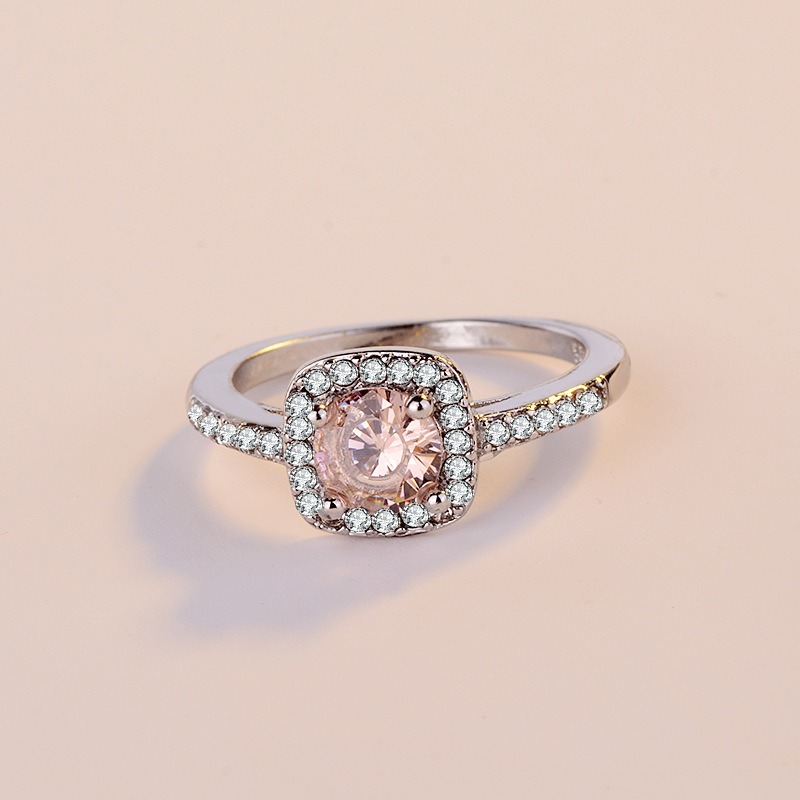 Cincin Moissanite Untuk Aksesoris Wanita