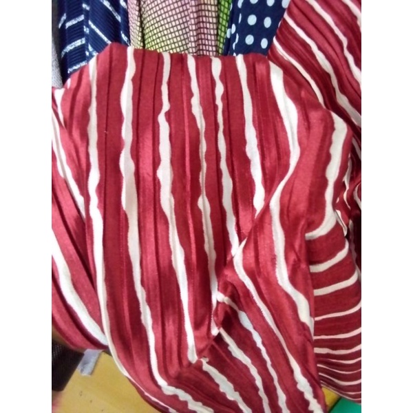 kain prisket salur kaos