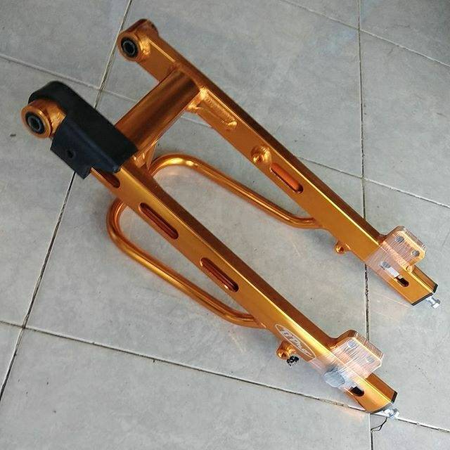 Swing arm #BPro kotak lobang jupiter buat c70,cb jg bisa GOLD,SILVER,MERAH,BIRU