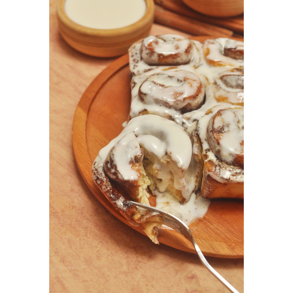 Cinnamon &amp; Cream Cheese Rolls