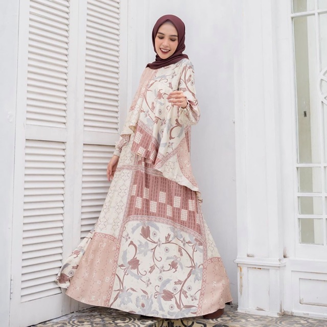 Rumi dress wearing klamby