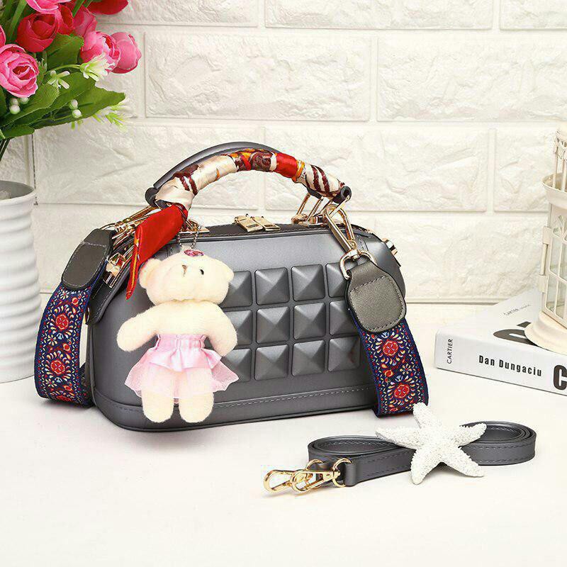 LB 413 Doctor Jelly Studded 066-1 Free Gantung Boneka + 2