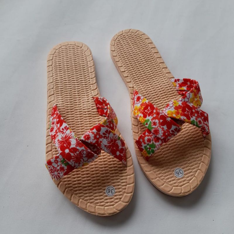 Sandal Wanita Etnik Silang Motif Bunga