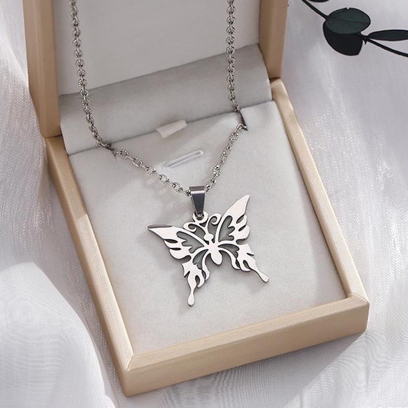 Hip Hop Hollow Butterfly Pendant Sweater Fashion Titanium Steel Ball Necklace 210807