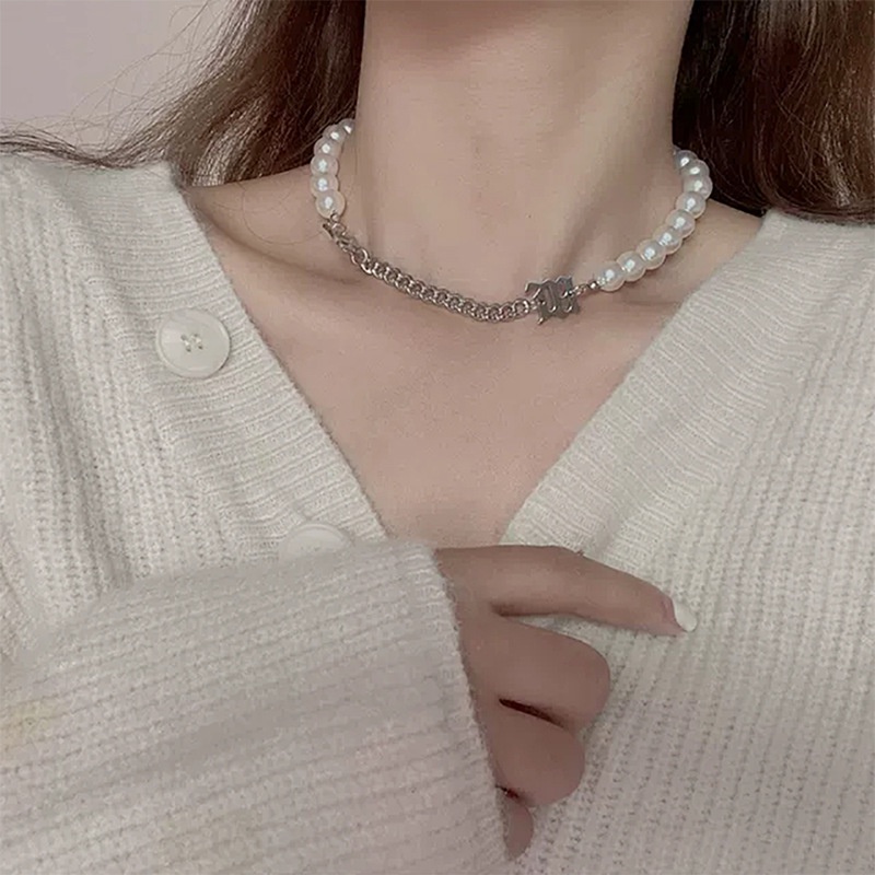 Kalung Choker Multilayer Dengan Liontin Salib / Kupu-Kupu / Beruang / Hati Gaya Vintage Untuk Wanita