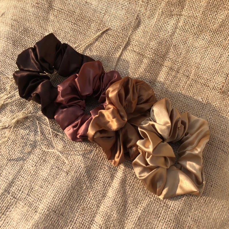 

Scrunchies satin