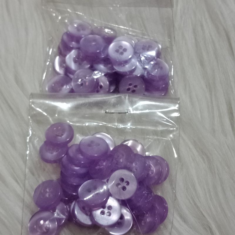kancing baju kecil ungu lilac