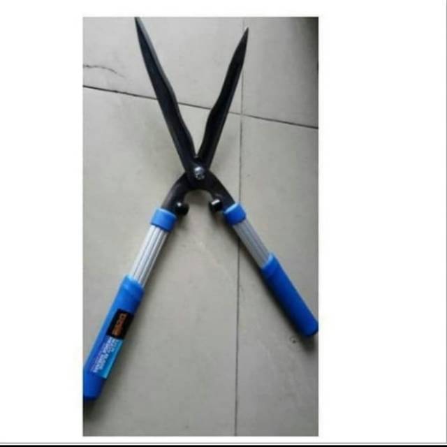 Gunting rumput Tora/ alat perkebunan