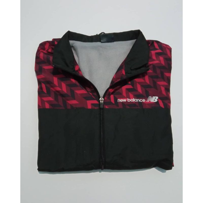 JAKET NEW BALANCE SECOND