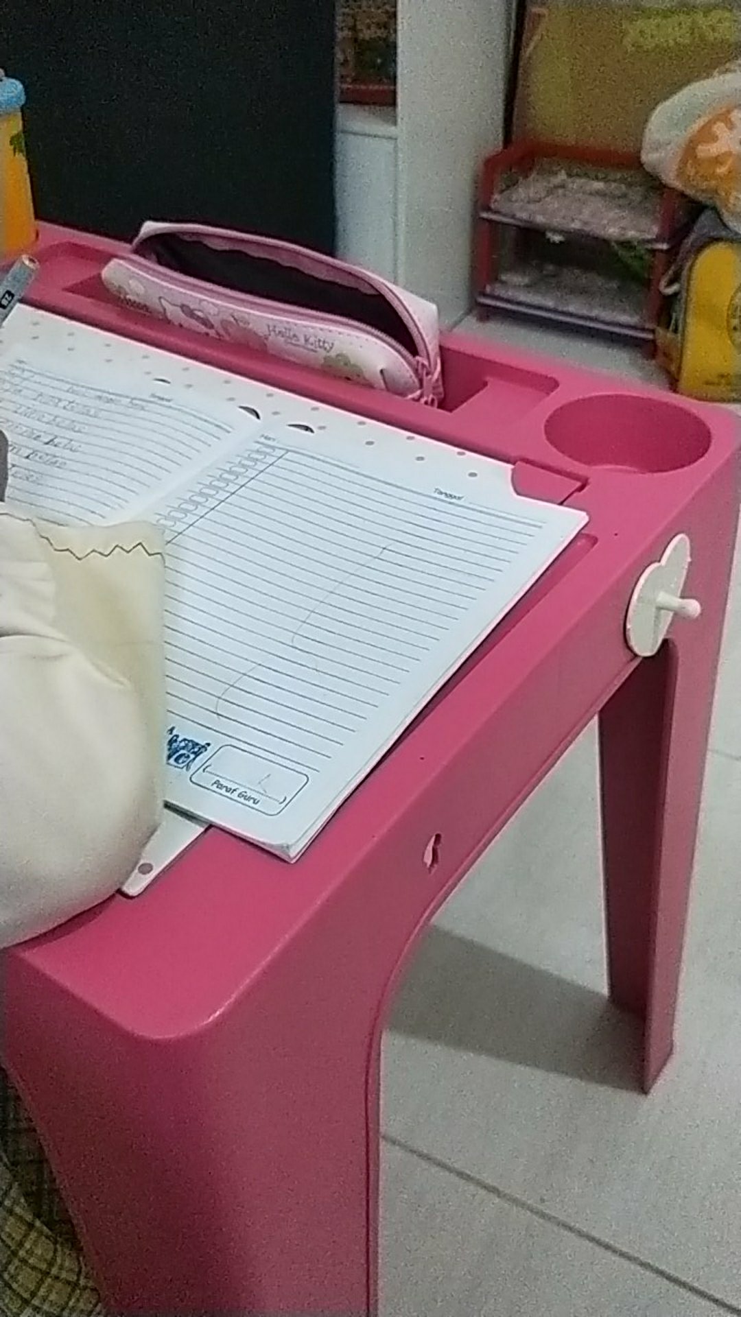 Meja Belajar Anak Okt - Olymplast