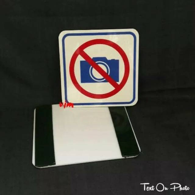 

Acrylic tulisan dilarang memfoto atau dilaranb memotret , sign label akrilik