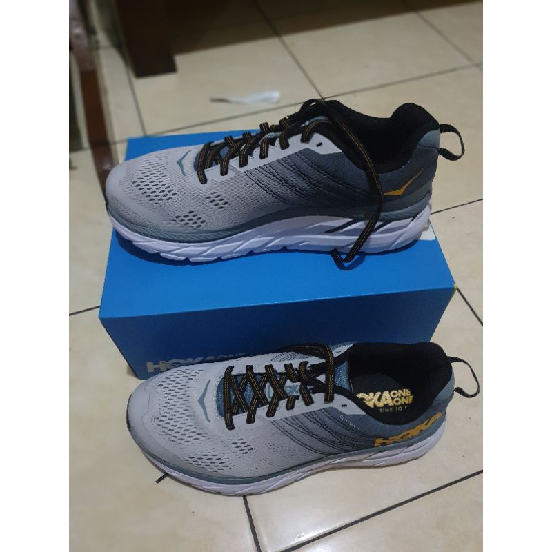 hoka one one clifton 6 preloved