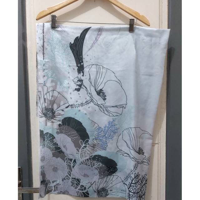 Arsscarf by annisa hapsari preloved golden celebration lavender voal zytadelia