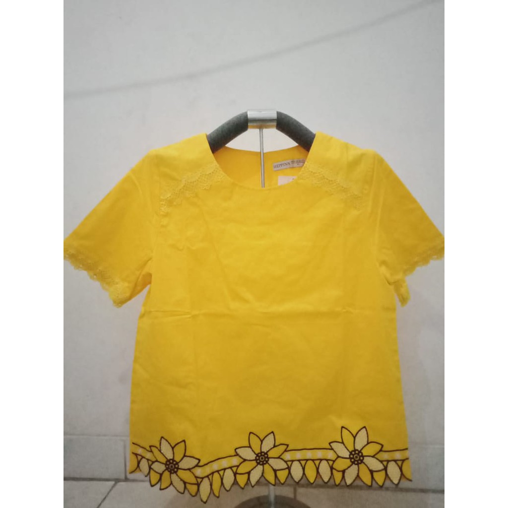 BLOUSE BROKAT/ATASAN BROKAT
