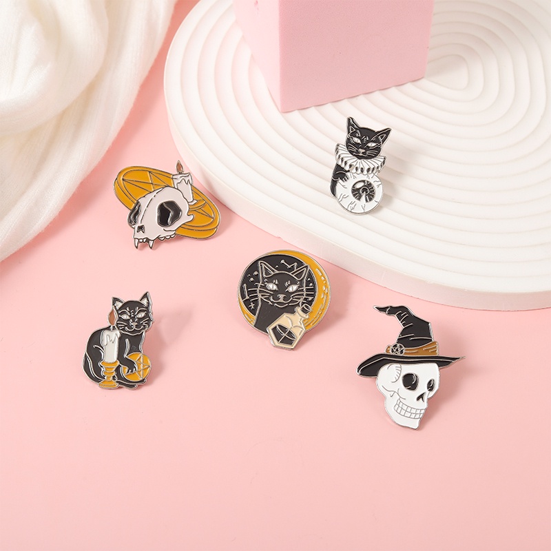 Qihebros Pin Enamel Desain Tengkorak Kucing Magic 5 Gaya Pasang Kerah