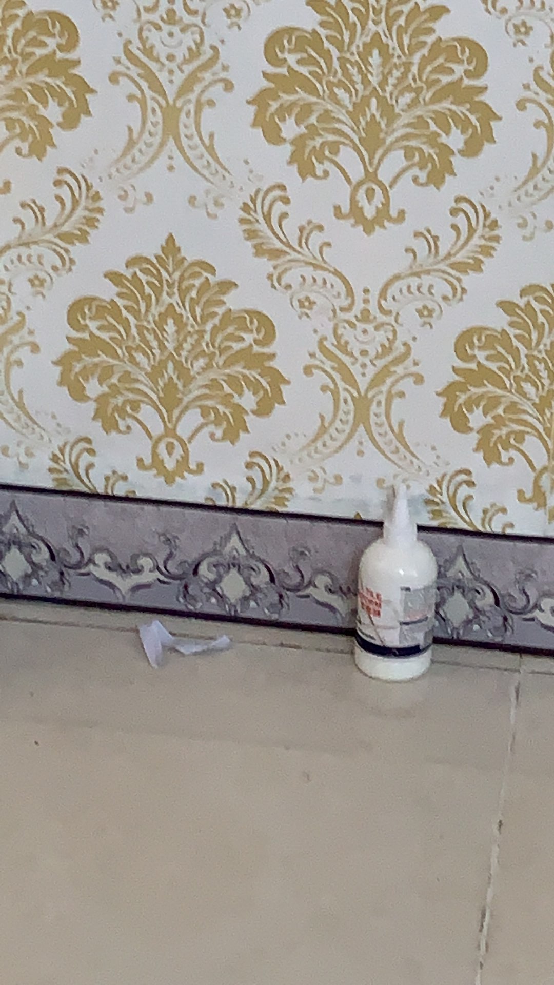 Tile Reform / Pembersih Selah Lantai - Putih