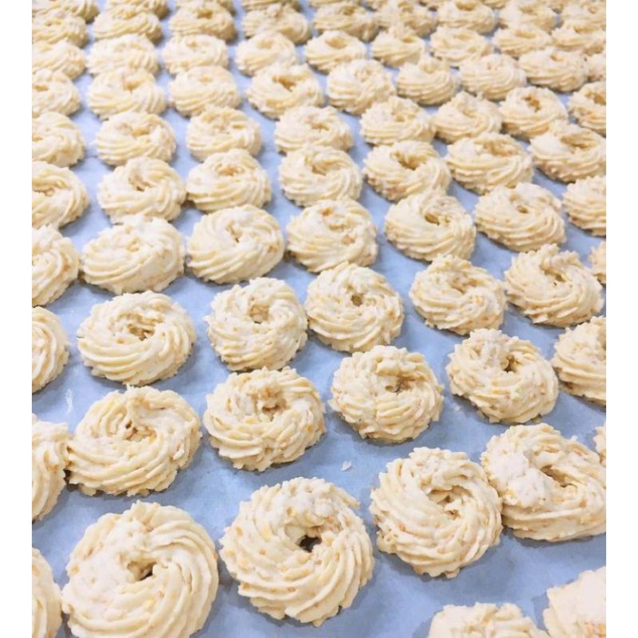 

SAGU KEJU 250 gr/sagu keju /kue kering /kue keju /kue lebaran