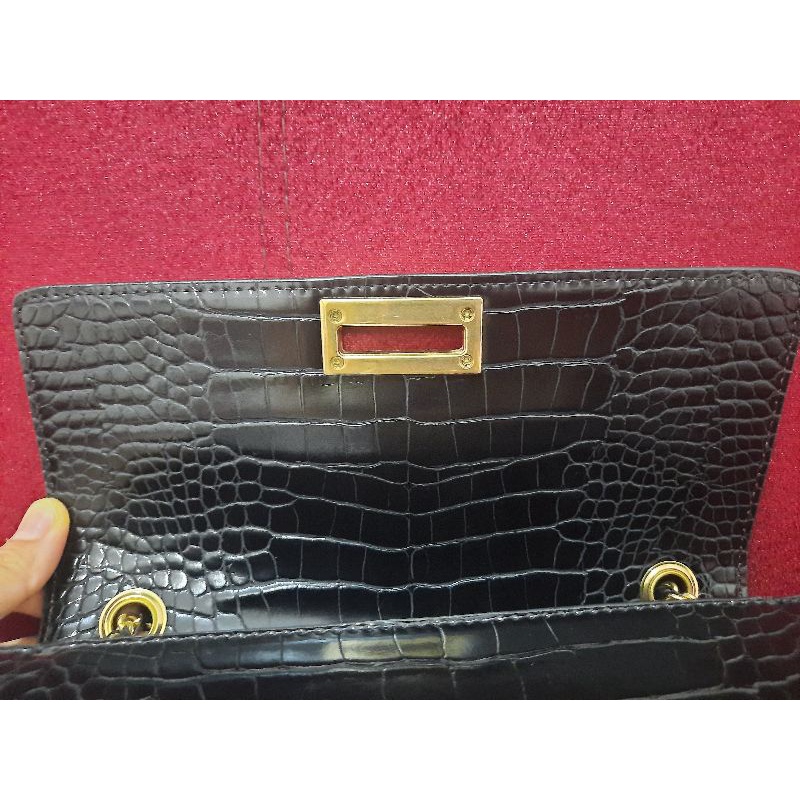 tas sling rantai Charles Keith ori