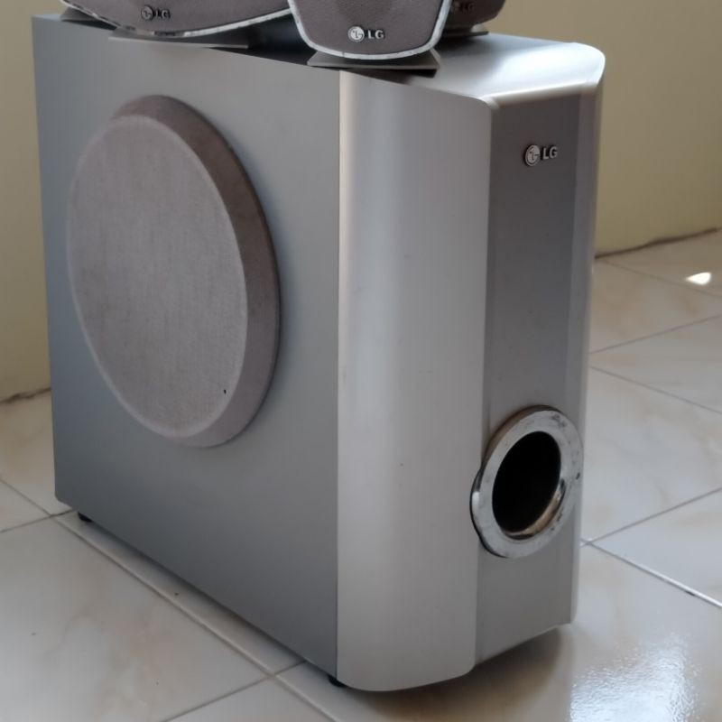 Home Theater 5.1 LG Subwoofer