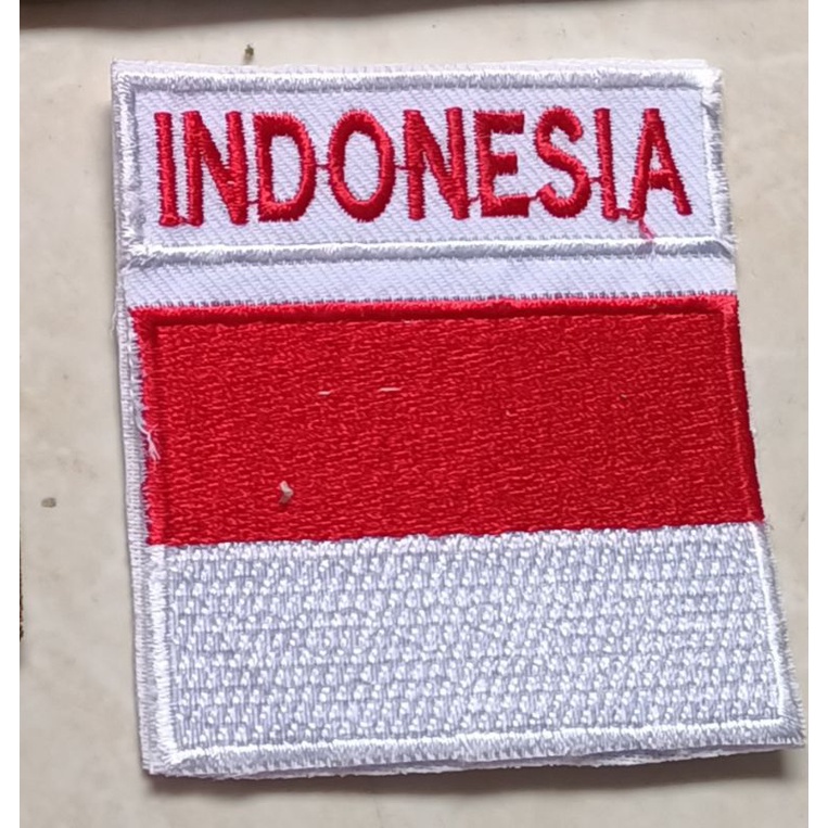 BENDERA MERAH PUTIH TULISAN INDONESIA MERAH