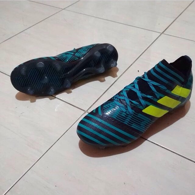 Sepatu bola Adidas Nemeziz 17.1