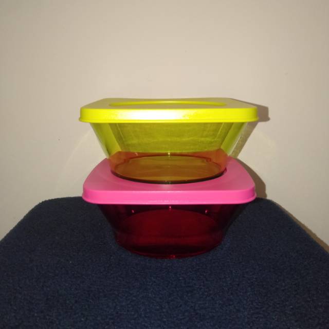 Tupperware tempat makan