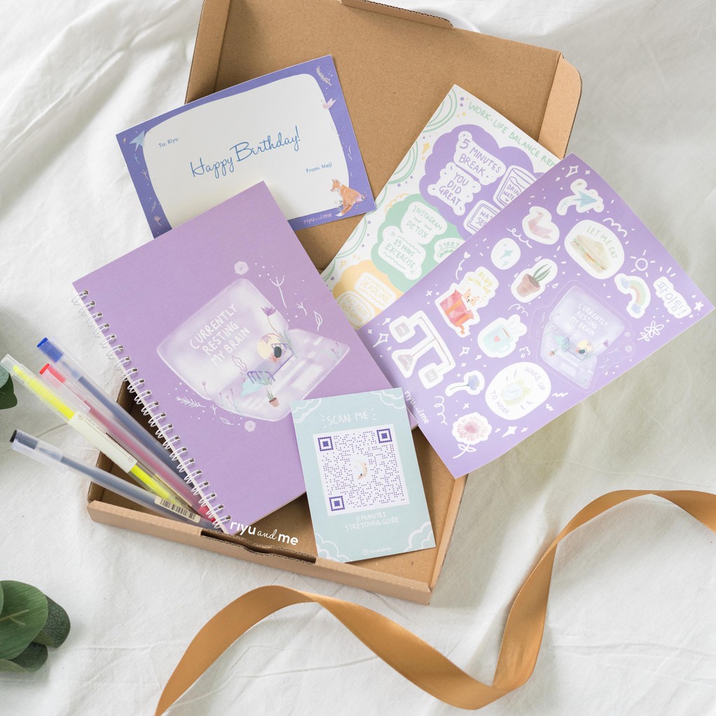 

Riyu&Me | Gift Set Notebook + Sticker | Kado Ulang Tahun Wisuda