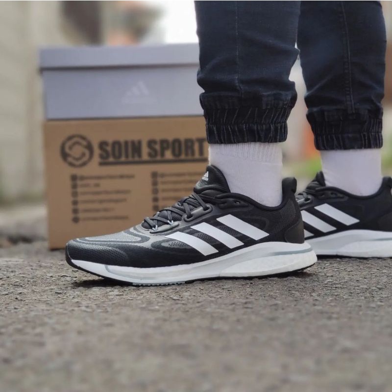 SEPATU LARI PRIA ADIDAS SUPERNOVA + M (GX2953)