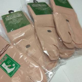 Kaoskaki jempol  polos basic kaoskaki muslim nylon 