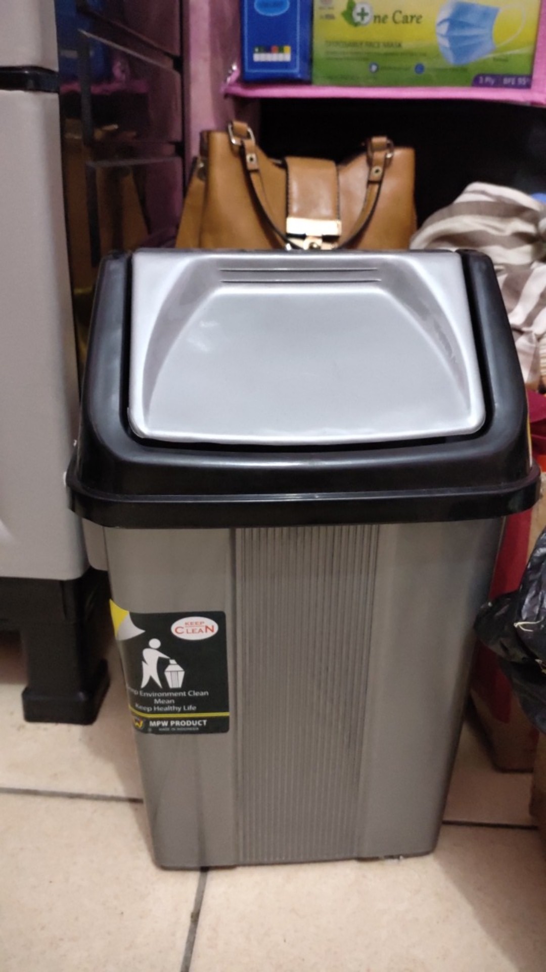 Tempat Sampah Tutup Goyang Silver Mpw 10lt Dan 5lt