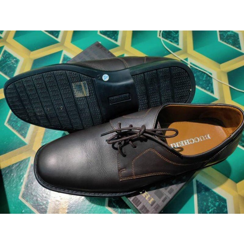 SEPATU PRIA BUCCHERI