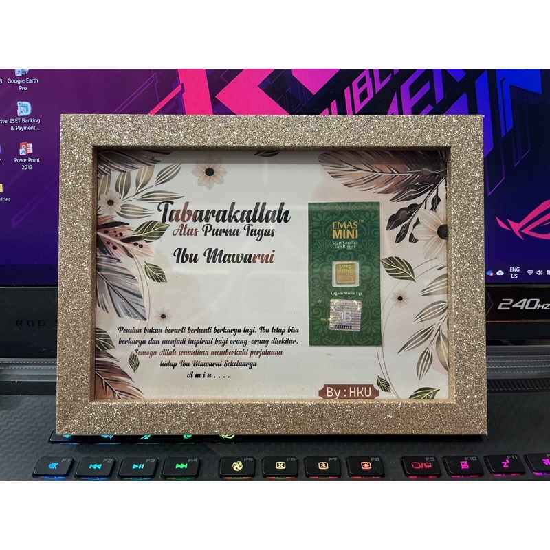

Mini Gold Gift Set in Frame