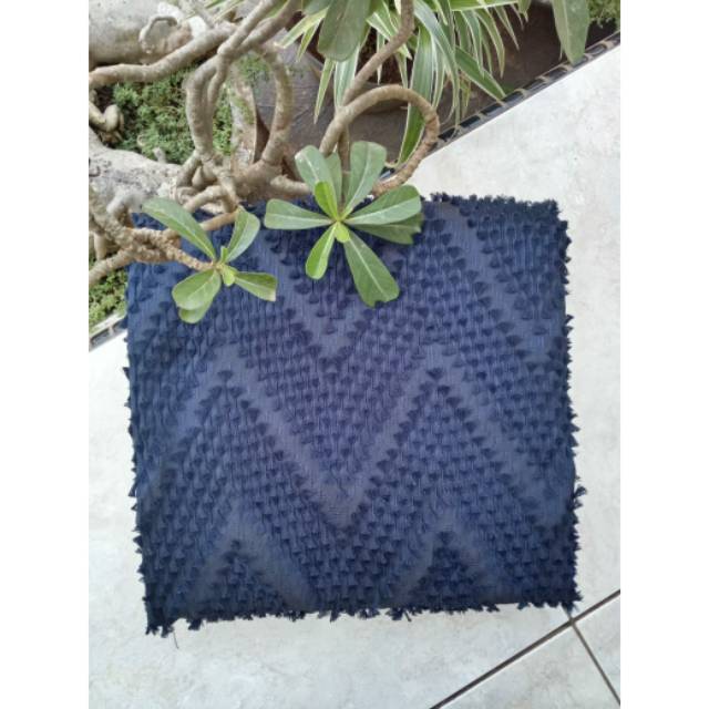 Kain tenun sutra bulu