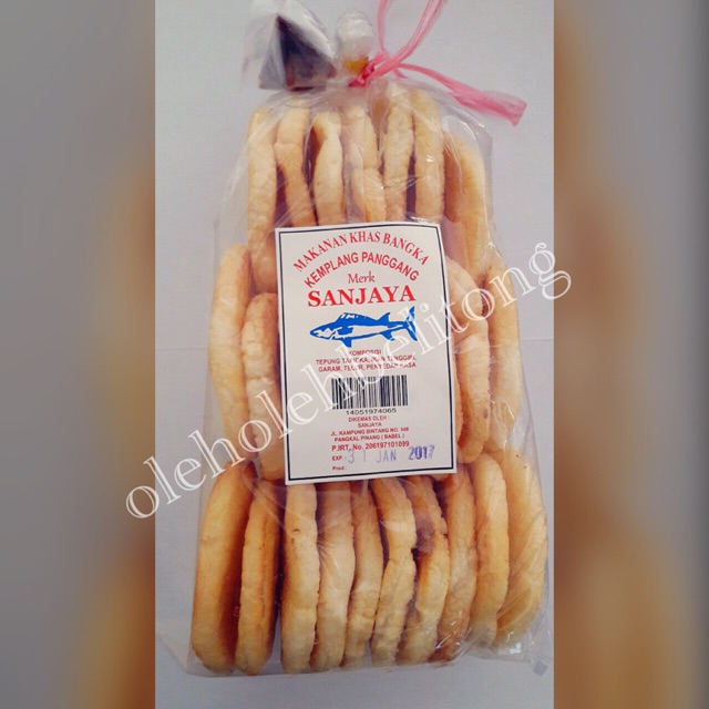 

Kemplang ikan Sanjaya asli bangka belitung. halal. kerupuk panggang. Kerupuk ikan bangka belitung. Oleh-oleh legendaris. Kerupuk getas udang. kerupuk cumi. keripik. makanan ringan. krupuk renyah. tanpa pengawet. cemilan keluarga. cemilan anak. cemilan ena