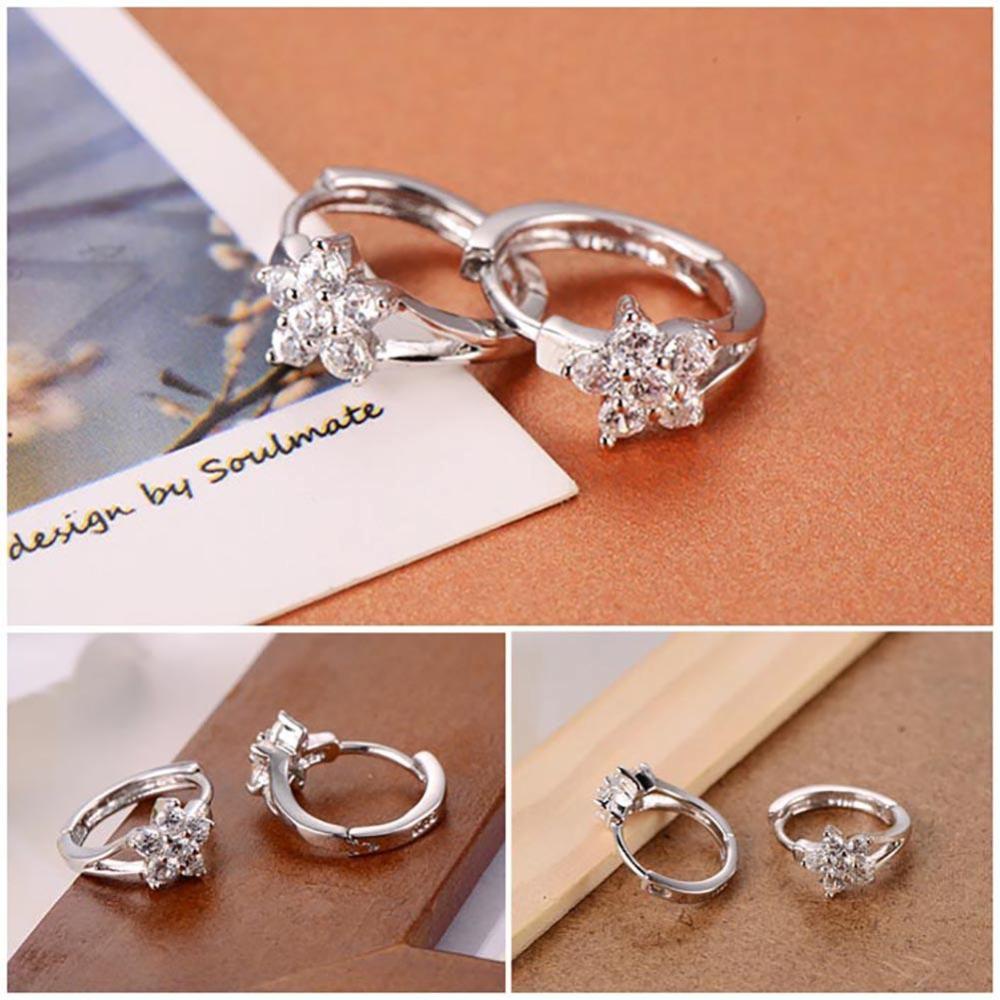 Timekey Anting Bulat Lapis Silver Desain Snowflake Hias Kristal Zircon Untuk Wanitahadiah A1K2