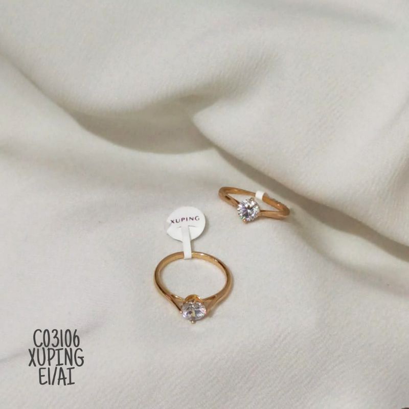 Cincin Xuping Simple Mata Zircon Satu warna Gold C03106