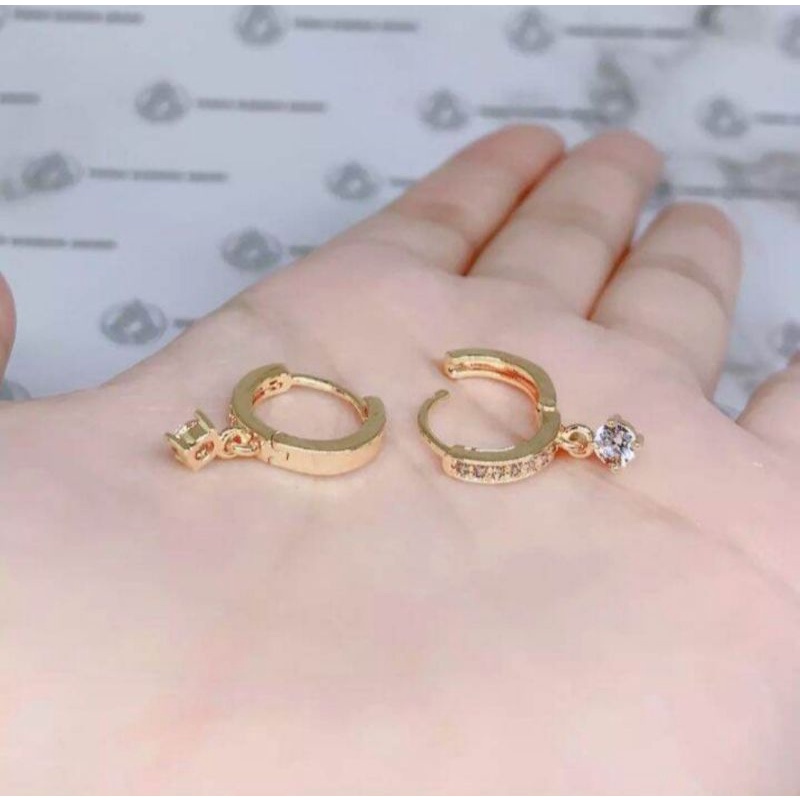 ANTING TITANIUM KLIP PERMATA WARNA GOLD PERHIASAN WANITA DEWASA