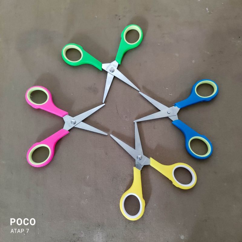 

Gunting Warna-Warni 4inch