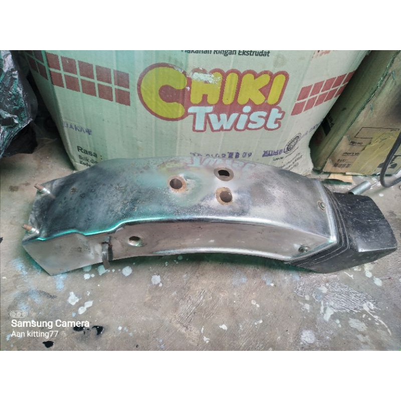 Spakbor Slebor Belakang Honda Win 100 Besi dan plastik Tahun Tua dan muda Original Copotan