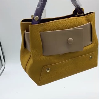 Tas Wanita Selempang bahan Togo Ukuran 21x11x16 cm Warna