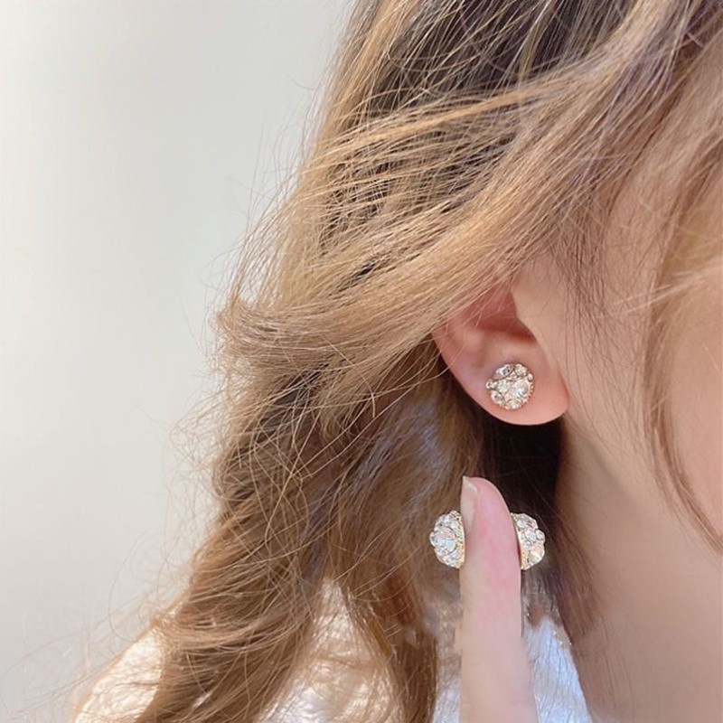 1 Pasang Anting Stud Magnetik Dua Sisi Aksen Berlian Imitasi Untuk Wanita