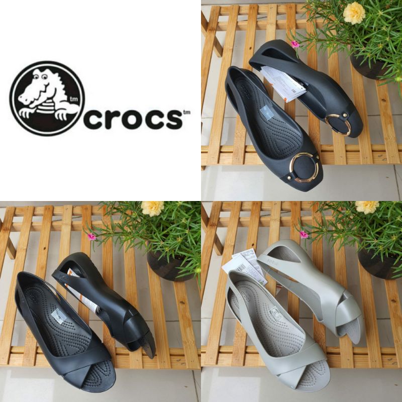SEPATU SANDAL CROCS WANITA/CROCS SERENA FLAT/CROCS SLOANE EMBELISHED/SANDAL CROCS WANITA/CROCS WANIT