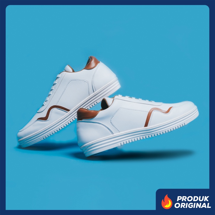 CHROLLO WHITE ORIGINAL x LVNATICA Sepatu Sneakers Putih Pria Kets Tali Casual Jalan Santai Hangout Nongkrong Kondangan Kuliah Sporty Distro Fashion Simple Sport Shoes Semi Kulit Premium Skate Footwear Big Size Jumbo Ukuran Besar 44 Keren Terbaru Branded