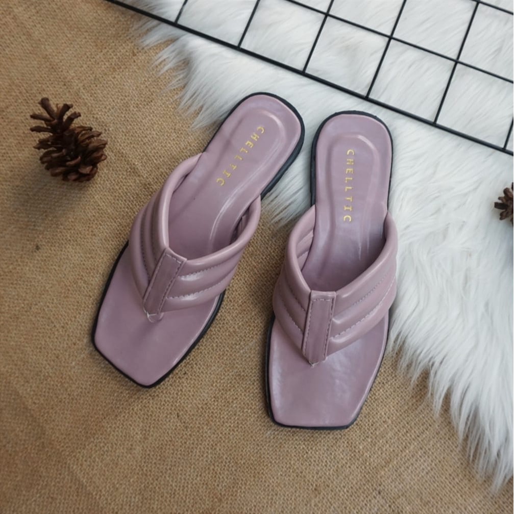 Sandal Flat/Sendal Selop Slip On Teplek Tali Jepit Busa Wanita Terbaru/Sendal Rumah Nyaman/Slop Casual Perempuan Remaja/Wedges Wanita Kekinian Cod Gratis Ongkir/Women Sliper Bukan Zara/Kelly Sandal Puffy