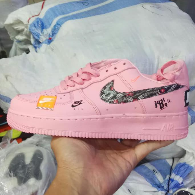 Pengiriman Cepat Sepatu Nike Air Force 1 Just Do It Cewek STOK TERBATAS
