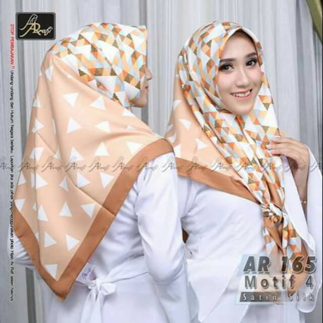AR 165 MOTIF